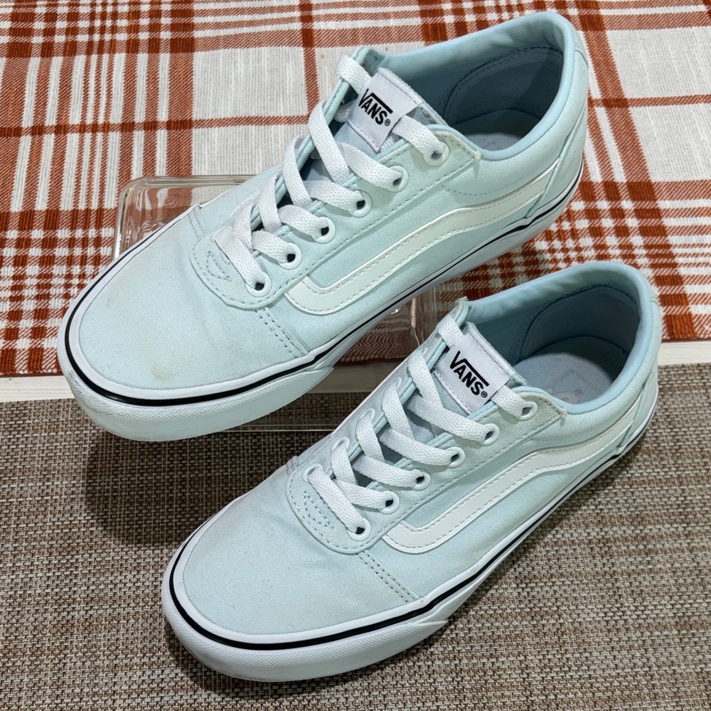 Vans Old Skool sneakers in pale sky blue canvas. Women 8.5. Like new condition - Picture 2 of 8